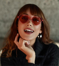 Carica l'immagine nel visualizzatore di Gallery, Heart Shaped Sunglasses metal Women Brand Designer Fashion  LOVE Clear Ocean Lenses Sun Glasses Oculos UV400