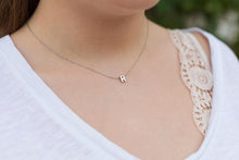 Carica l&#39;immagine nel visualizzatore di Gallery, Fashion Gold Chain Initial Charms Necklace Pendant Metal Letters For Jewelry Cut Letters Single Name Necklaces