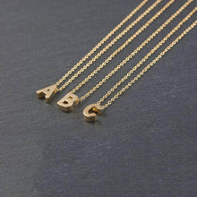 Carica l&#39;immagine nel visualizzatore di Gallery, Fashion Gold Chain Initial Charms Necklace Pendant Metal Letters For Jewelry Cut Letters Single Name Necklaces