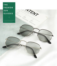 Carica l'immagine nel visualizzatore di Gallery, Women Photochromic Sunglasses Polarized Men Color Changing Sunglasses Ladies Fashion Oval Driving Metal Shades