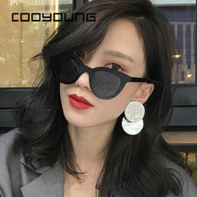 Carica l'immagine nel visualizzatore di Gallery, Nuove donne occhiali da sole cat eye moda sexy occhiali da sole UV400 occhiali da sole da donna in plastica con lenti sfumate 