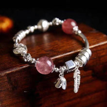 Carica l'immagine nel visualizzatore di Gallery, Bracciale di moda in cristallo di fragola fatto a mano QuatrzHair per signora Braccialetti a mano in argento puro stile etnico 925 Gioielleria raffinata 