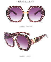 Load image into Gallery viewer, Luxury Square Sunglasses Ladies Fashion Glasses Classic Brand Designer Retro Sun Glasses Women Sexy Eyewear Unisex Shades