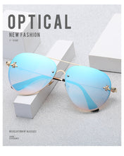 Load image into Gallery viewer, Brand Design 2022 Fashion Women Small Bee Sunglasses Colourful Rivet Glasses Female Male Outdoor Traveling Eyeglasses UV400