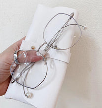 Load image into Gallery viewer, Anti-blue Light Glasses Frame Women Irregular Eyeglasses Unique Pearl Bent-leg Spectacle Frame Fashion Myopia Frames