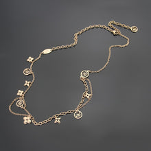 Carica l&#39;immagine nel visualizzatore di Gallery, Titanium steel necklace wholesale V four leaf flower double chain necklace women&#39;s foreign trade multi accessories chain necklac