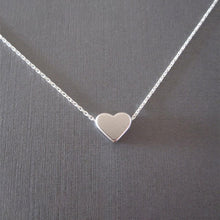 Carica l&#39;immagine nel visualizzatore di Gallery, Collana a catena con collo a clavicola multistrato a forma di cuore di pesca con ciondolo clavicola femminile di moda semplice. Ciondolo a forma di cuore 