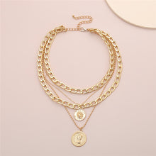 Carica l&#39;immagine nel visualizzatore di Gallery, Punk Miami Cuban Choker Necklace Colar Hip Hop Big Thick Chunky Chain Fashion Queen Coin Pendant Necklace Women Jewelry