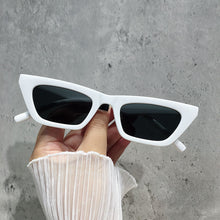 Carica l'immagine nel visualizzatore di Gallery, New Cat Eye Sunglasses Women Fashion Mirror Sunglasses for Women Luxury Gafas De Sol Mujer 2022 Retro Cateye Shades Women
