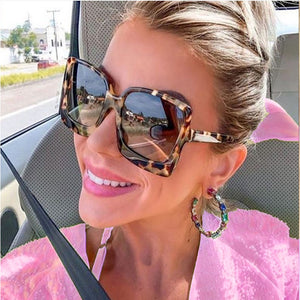 Fashion Oversized Women Sunglasses Brand Designer Plastic Female Big Frame Gradient Sun Glasses UV400 gafas de sol mujer