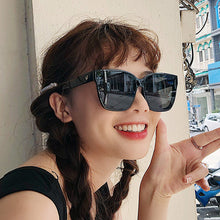 Load image into Gallery viewer, New Fashion Square Sunglasses Women Brand Designer Luxury Big Shades Retro Sun Glasses UV400
