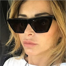 Carica l&#39;immagine nel visualizzatore di Gallery, New Woman Men Occhiali da sole Cat Eye con montatura grande Occhiali quadrati personalizzati Occhi di gatto colorati Occhiali alla moda Occhiali retrò versatili UV400 