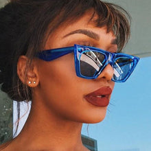 Carica l&#39;immagine nel visualizzatore di Gallery, New Woman Men Occhiali da sole Cat Eye con montatura grande Occhiali quadrati personalizzati Occhi di gatto colorati Occhiali alla moda Occhiali retrò versatili UV400 