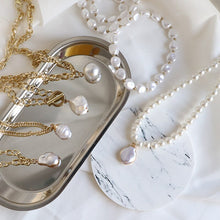 Load image into Gallery viewer, Necklace Pendant Imitation Pearl Necklace For Women Metal Strip Chain Necklace Jewelry