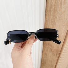 Carica l'immagine nel visualizzatore di Gallery, Retro Small Rectangle Ladies Sunglasses Brand Designer Men's Punk Sunglasses Fashion European and American Glasses UV400