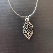 Carica l&#39;immagine nel visualizzatore di Gallery, Fashion Shiny Crystal Necklace Zircon Pendant Transparent Fishing Line Invisible Ladies Necklace Jewelry Clavicle Chain Chocker