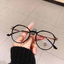 Load image into Gallery viewer, Vintage Art Metal Flat Mirror Eyeglasses Female Small Face Anti-blue Light Plain Polygonal Transparent Glasses Frame