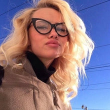Carica l&#39;immagine nel visualizzatore di Gallery, New Cat Eye Glasses Frame Women Brand Designer Cateye Optical Eyeglasses Ladies Fashion Retro Clear Glasses