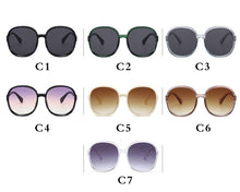 Carica l'immagine nel visualizzatore di Gallery, Newest Round Sunglasses Woman Oversized Female Glasses Gradient Fashion Brand Women Sun Glasses Ladies 2022 UV400