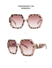 Carica l'immagine nel visualizzatore di Gallery, 2022 Luxury Square Sunglasses Ladies Fashion Glasses Classic Brand Designer Retro Sun Glasses Women Sexy Eyewear Unisex Shades