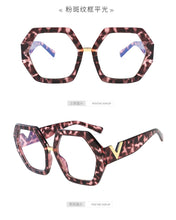 Load image into Gallery viewer, Luxury Square Sunglasses Ladies Fashion Glasses Classic Brand Designer Retro Sun Glasses Women Sexy Eyewear Unisex Shades