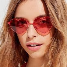 Carica l'immagine nel visualizzatore di Gallery, Heart Shaped Sunglasses metal Women Brand Designer Fashion  LOVE Clear Ocean Lenses Sun Glasses Oculos UV400