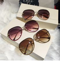Load image into Gallery viewer, 2022 New Diamond Sunglasses Female Imitation Rhinestones Gradient Color UV400 Women Sunglasses