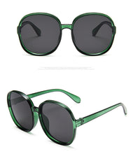Carica l'immagine nel visualizzatore di Gallery, Newest Round Sunglasses Woman Oversized Female Glasses Gradient Fashion Brand Women Sun Glasses Ladies 2022 UV400