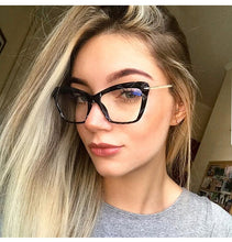 Carica l&#39;immagine nel visualizzatore di Gallery, Women Cat Eye Anti Blue Light Glasses  Trending Cateye Black Frame Blue Light Blocking Computer Female Eyeglasses