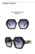 Carica l'immagine nel visualizzatore di Gallery, 2022 Luxury Square Sunglasses Ladies Fashion Glasses Classic Brand Designer Retro Sun Glasses Women Sexy Eyewear Unisex Shades