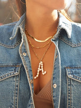 Carica l&#39;immagine nel visualizzatore di Gallery, ZFYIN 2020 New Trendy Jewelry Fresh Water Pearl Alphabet Letters Initials  Pendant Necklaces for Women