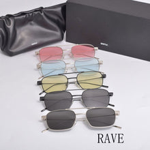 Carica l'immagine nel visualizzatore di Gallery, Di alta qualità 2023 marchio coreano design GENLTE RAVE occhiali da sole in metallo quadrato UV400 occhiali da sole donna uomo con scatola originale 
