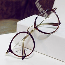 Carica l&#39;immagine nel visualizzatore di Gallery, Women Clear Lens Eyewear Unisex Retro Clear Glasses Oval Frame Metal Temples Eyeglasses oculos de grau femininos