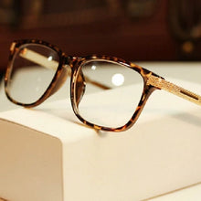 Load image into Gallery viewer, Higodoy Women Retro Myopia Eyeglasses Spectacles Frame Men Square Optical Clear Lens Glasses frame Women Eyewear Oculos