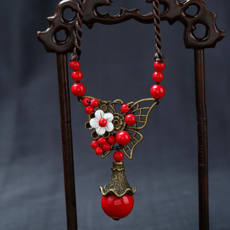 Hollow Butterfly Shape Shell Flower Red Beads Clavicles Necklaces Carver Vintage Alloy Rope Necklaces For Women Charm Jewelry