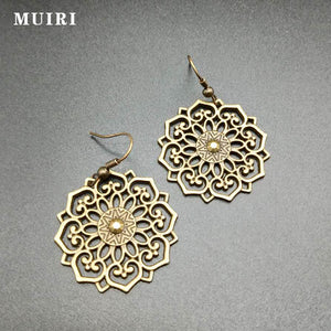 Hollow Carved Vintage Drop Earrings Women Vintage Statement Trendy Dangling Girls Earring Dangle Earrings Fashion Jewelry