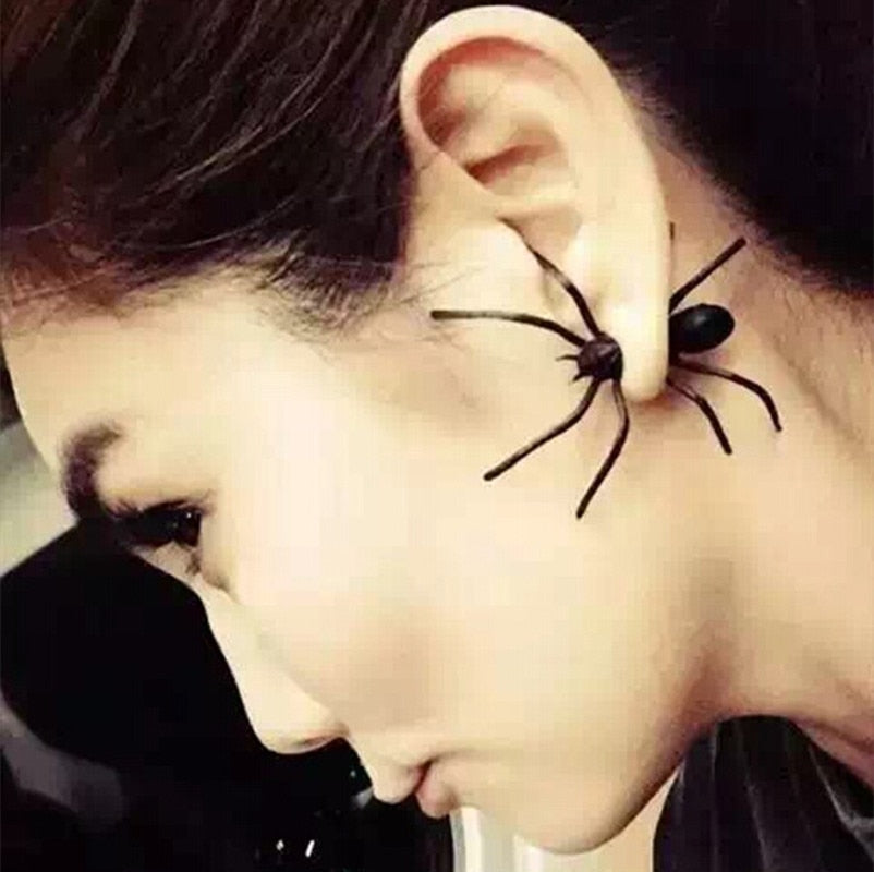 Hot 2018 new fashion jewelry girl co black spider earrings female gifts Handsome personality on the street Earrings