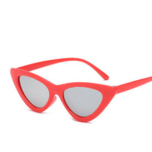 Load image into Gallery viewer, Classic Ladies Small Triangle Sunglasses Retro Sunglasses Small Frame Sexy Sunglasses