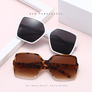 Selling Popular Ladies  Brand Big Frame Retro Sunglasses Ladies Oversized Square Sunglasses  Sunglasses