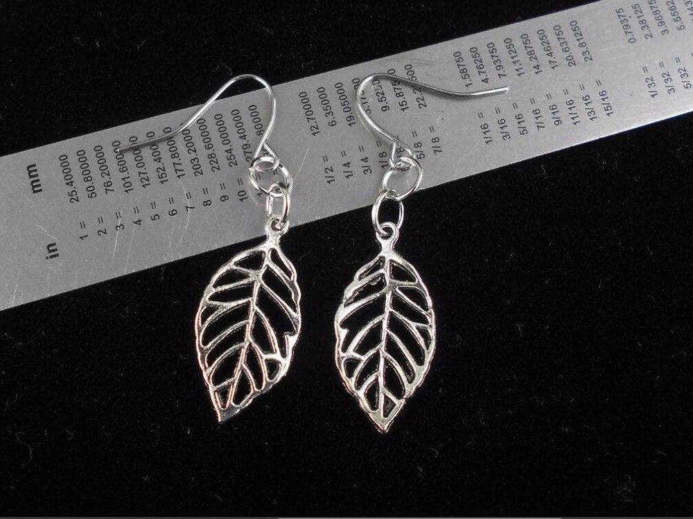 Hot fashion drop earrings Wholesale jewelry metal leaves earrings dangling long Statement earrings for women