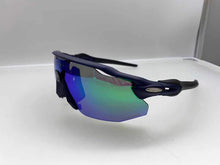 Load image into Gallery viewer, Sports Polarized Cycling Sunglasses outdoor Goggles Bike Glasses  Men women sports Cycling glasses 4 Lens  with case