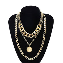 Carica l&#39;immagine nel visualizzatore di Gallery, Punk Miami Cuban Choker Necklace Colar Hip Hop Big Thick Chunky Chain Fashion Queen Coin Pendant Necklace Women Jewelry