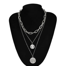 Carica l&#39;immagine nel visualizzatore di Gallery, Punk Miami Cuban Choker Necklace Colar Hip Hop Big Thick Chunky Chain Fashion Queen Coin Pendant Necklace Women Jewelry