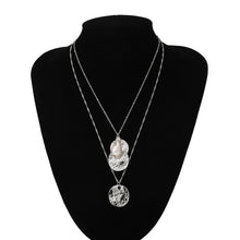 Carica l&#39;immagine nel visualizzatore di Gallery, Punk Miami Cuban Choker Necklace Colar Hip Hop Big Thick Chunky Chain Fashion Queen Coin Pendant Necklace Women Jewelry