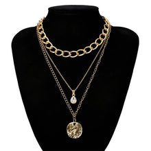 Carica l&#39;immagine nel visualizzatore di Gallery, Punk Miami Cuban Choker Necklace Colar Hip Hop Big Thick Chunky Chain Fashion Queen Coin Pendant Necklace Women Jewelry