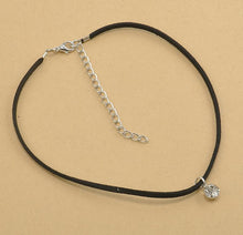 Carica l&#39;immagine nel visualizzatore di Gallery, Japan And South Korea Simple Fashion Velvet Crystal Pendant Necklace Jewelry Leather Rope Chain Drill Female Pendant Necklace