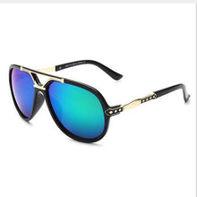 Load image into Gallery viewer, KAPELUS Men and women classic sunglasses driver polarizer 4417
