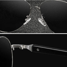 Carica l'immagine nel visualizzatore di Gallery, KDEAM Occhiali da sole pilota con lenti da 62 mm Occhiali da sole polarizzati da uomo Occhiali da spiaggia da golf con custodia protettiva