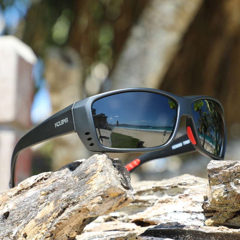 KDEAM Occhiali da sole TR90 leggeri ma resistenti da uomo polarizzati e protezione UV al 100% Occhiali da sole sportivi Sistema di ventilazione a tre fori 