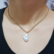 Carica l&#39;immagine nel visualizzatore di Gallery, Fashion 2 Layers Pearls Geometric Pendants Necklaces For Women Gold Metal Snake Chain Necklace New Design Jewelry Gift